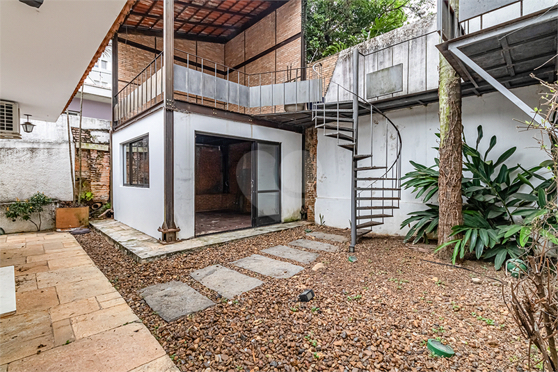 Foto REO1132265