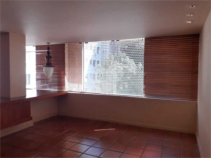 Foto REO1132464