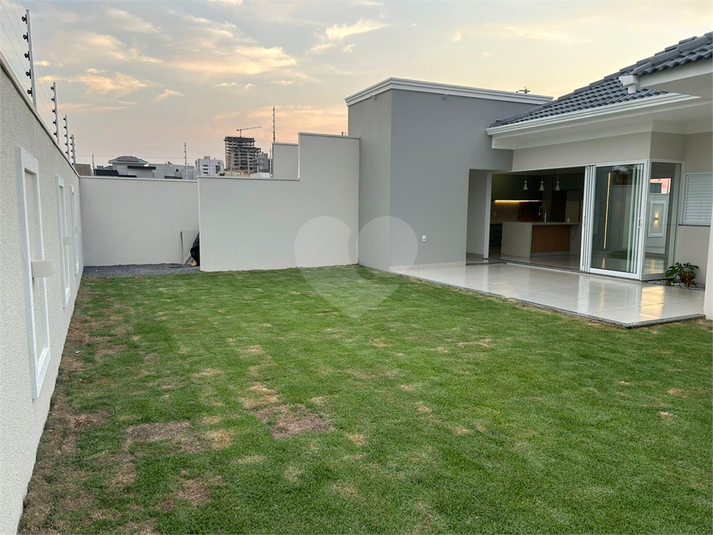 Foto REO1132533