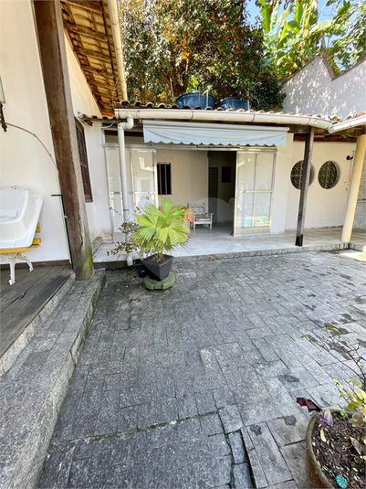 Foto REO1132535