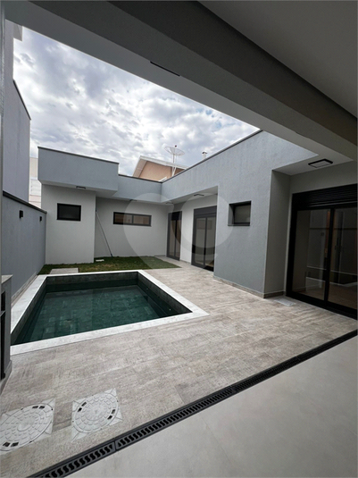 Foto REO1132966