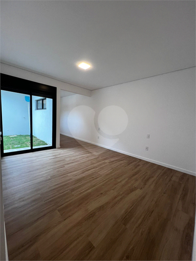 Foto REO1132966