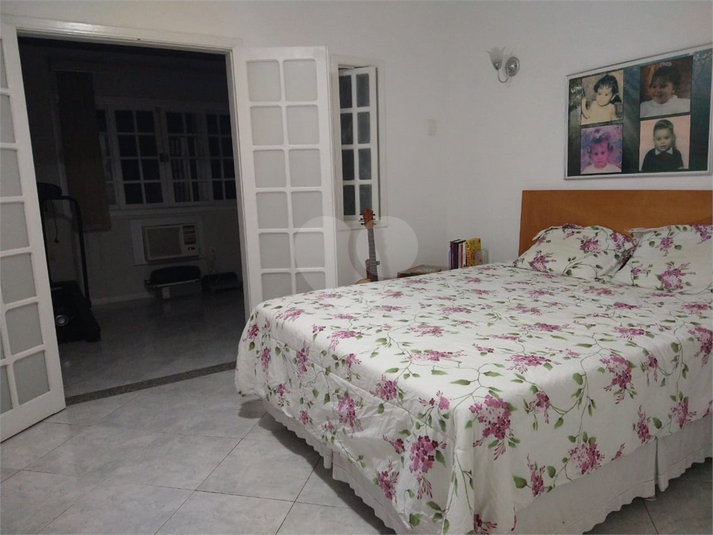 Foto REO1133030