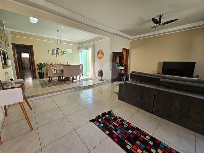 Foto REO1133107