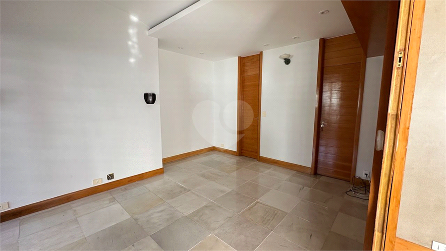 Foto REO1133339