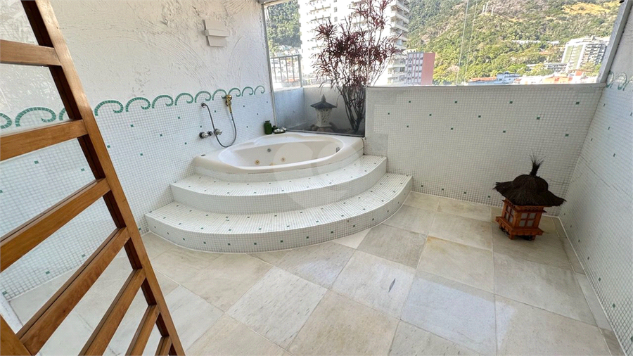 Foto REO1133339