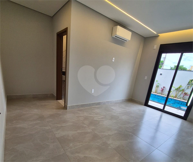 Foto REO1133503