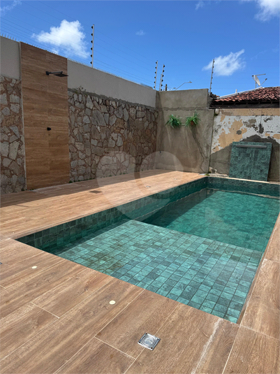 Foto REO1133575