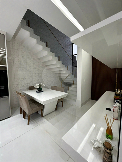 Foto REO1133739