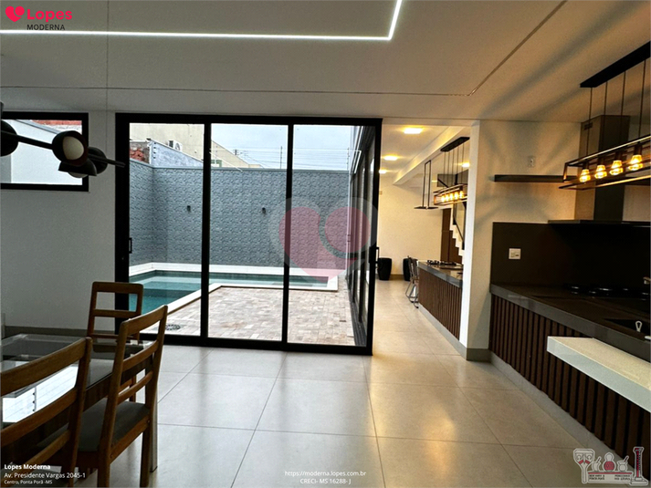Foto REO1133779