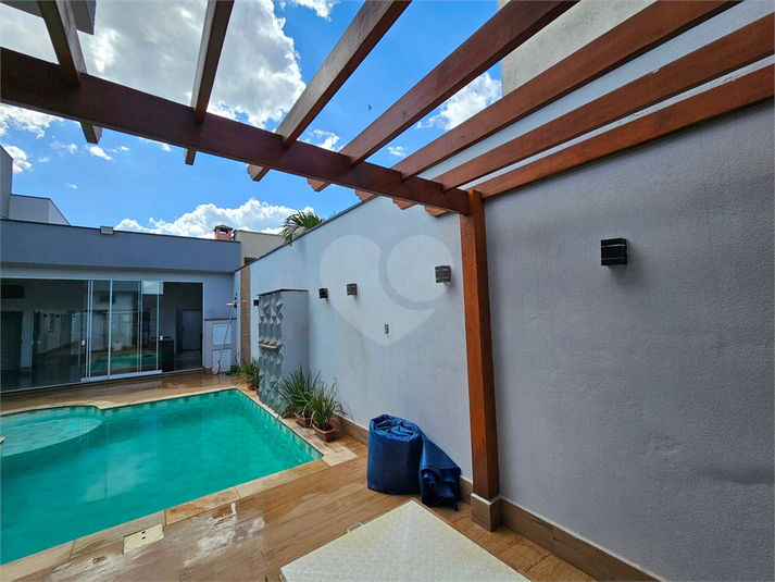 Foto REO1134381