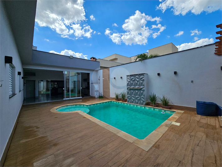 Foto REO1134381