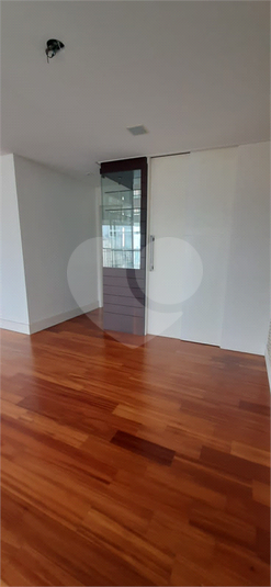 Foto REO1134383