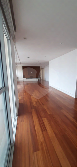 Foto REO1134383