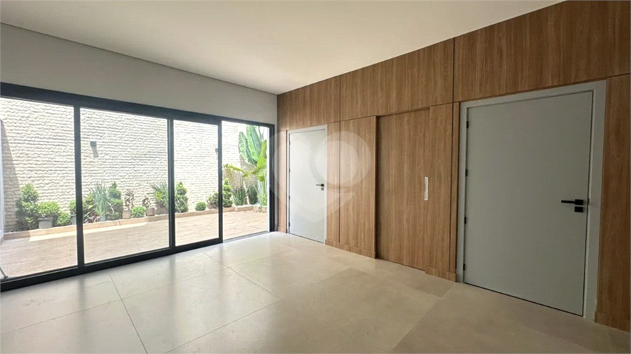 Foto REO1135017