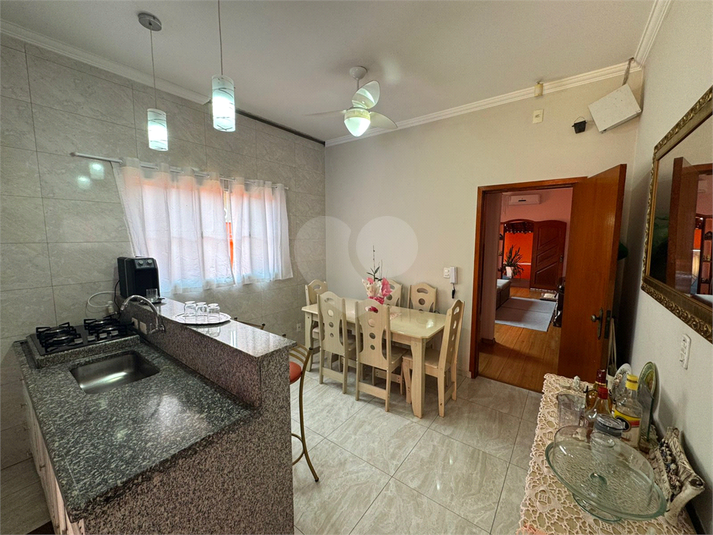 Foto REO1135060