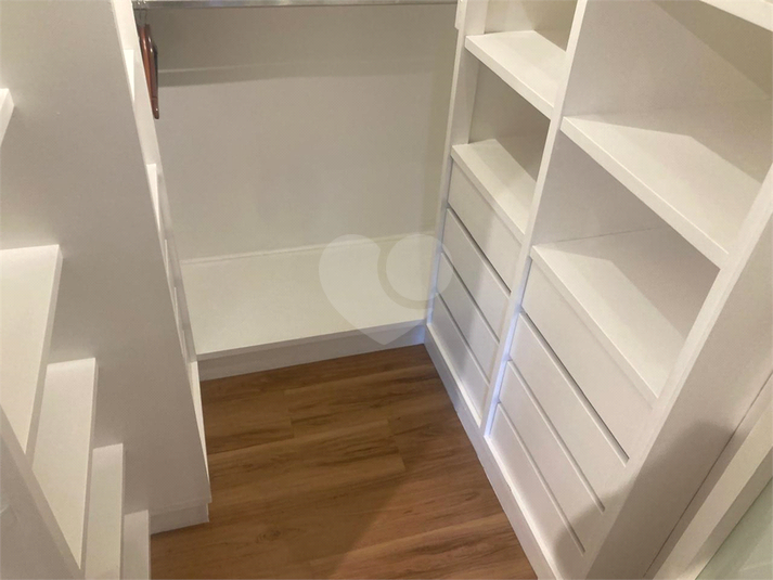 Foto REO1135089
