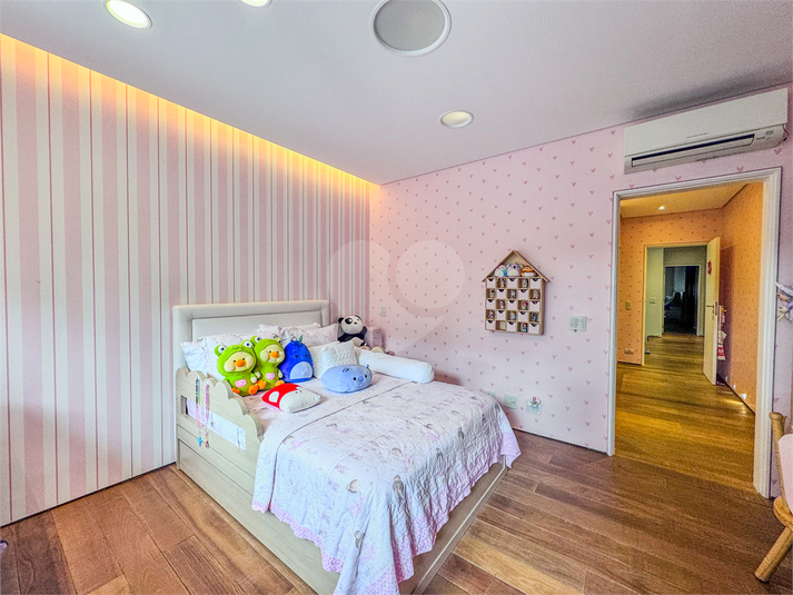 Foto REO1135116