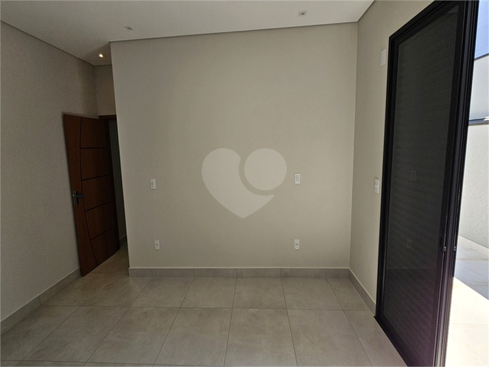 Foto REO1135304