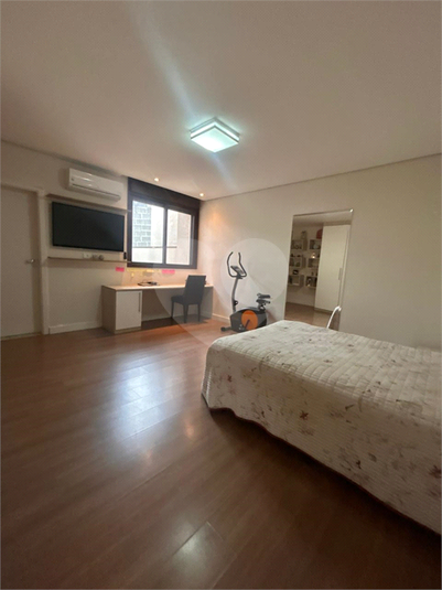 Foto REO1135382