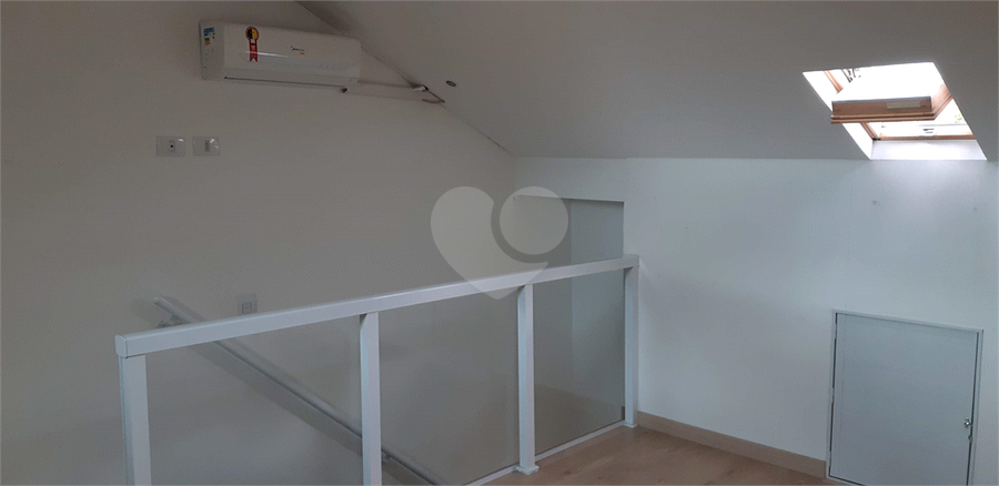 Sotão com ar condicionado