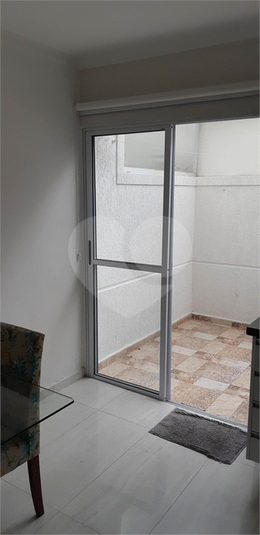 Porta de acesso a lavanderia