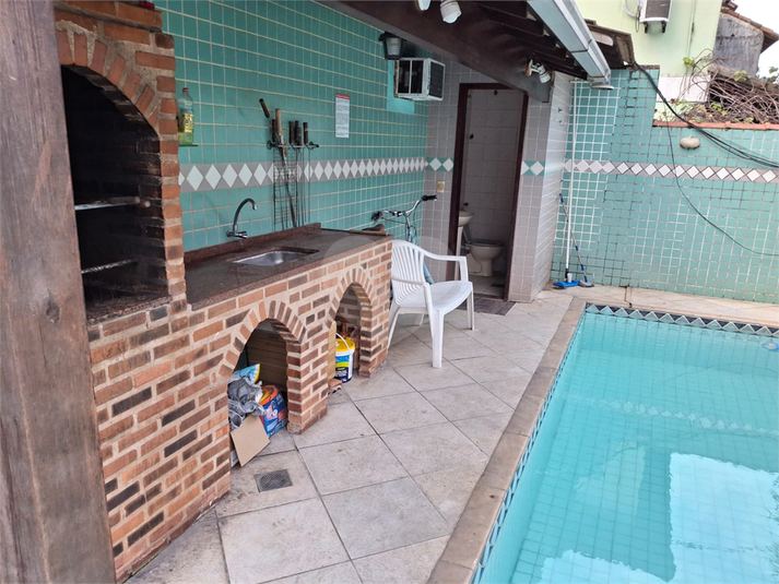Foto REO1135591