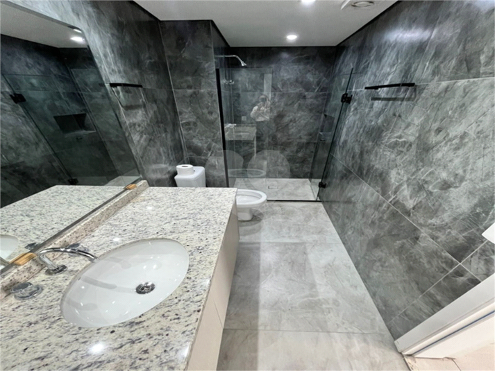 Foto REO1135731