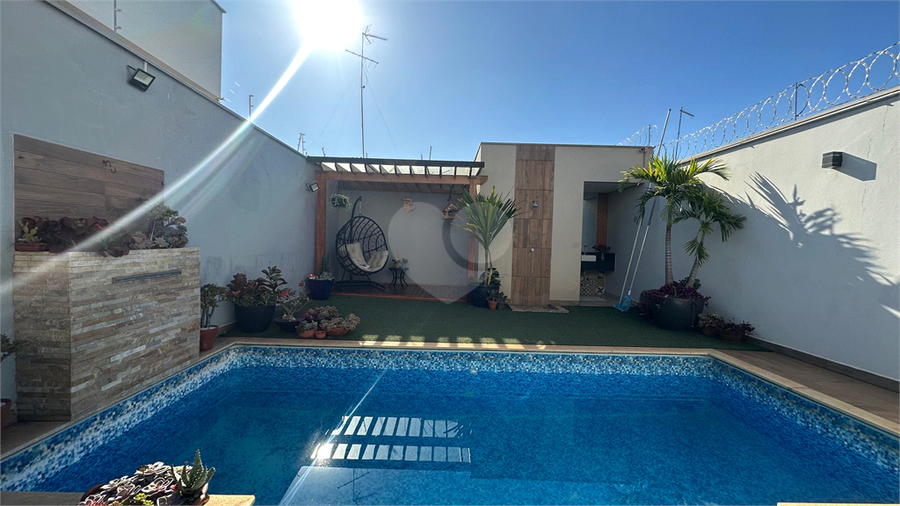 Foto REO1136001
