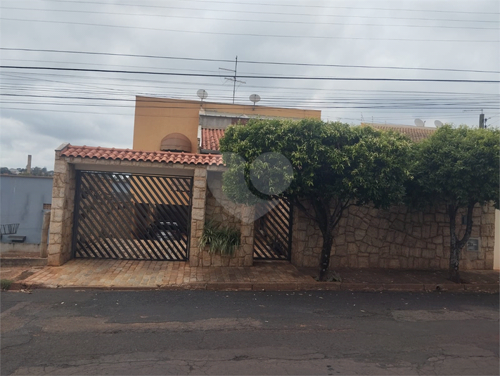 Foto REO1136023