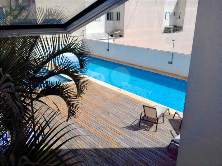 Foto REO1136054
