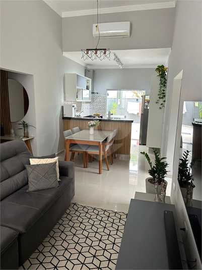 Foto REO1136083