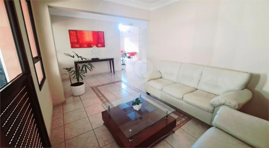 Foto REO1136153