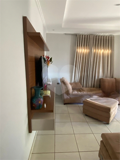 Foto REO1136175