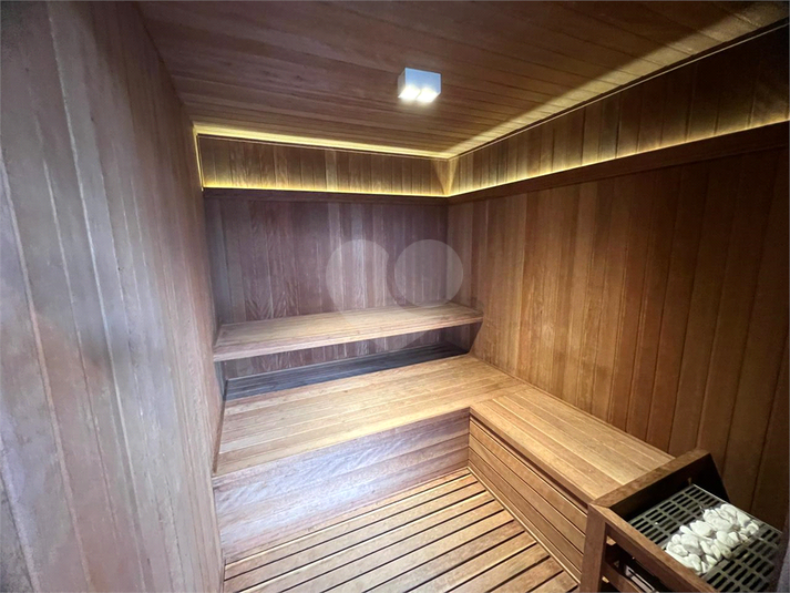 Foto REO1136300