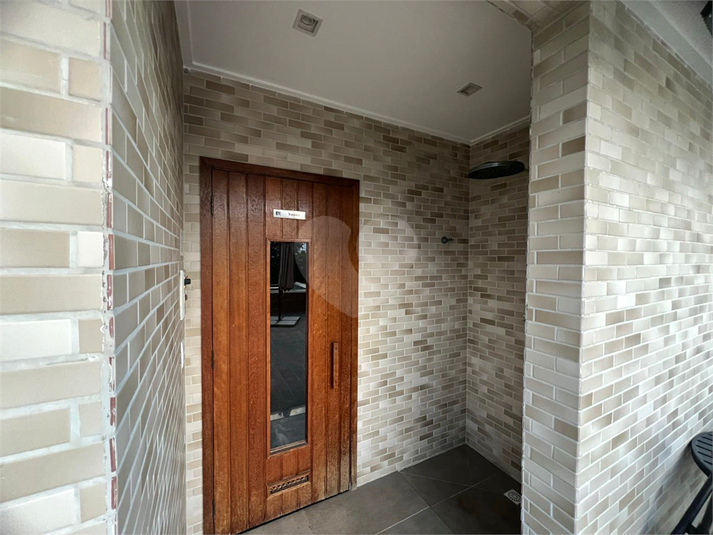 Foto REO1136300