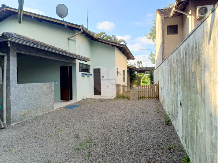 Foto REO1136388