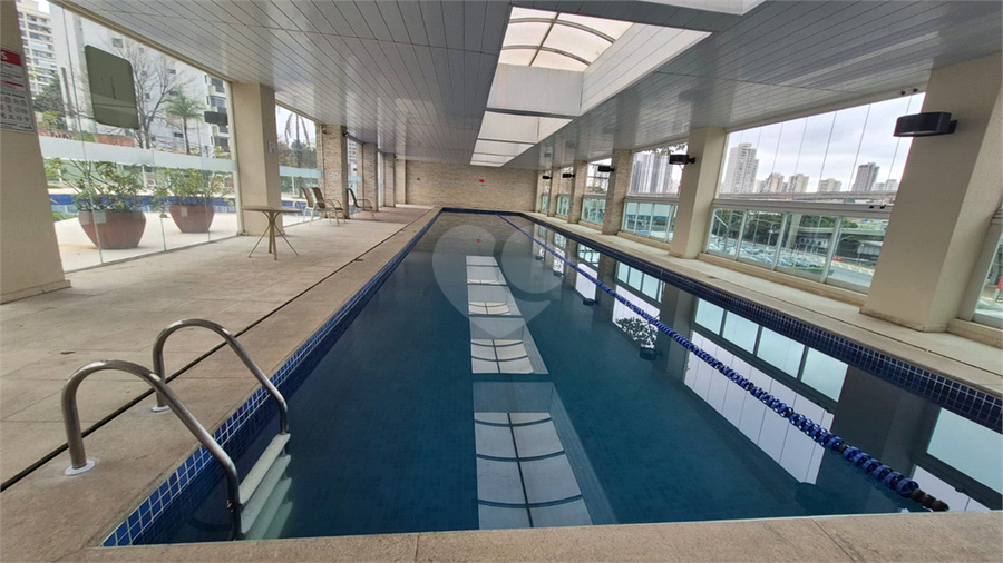 piscina aquecida interna