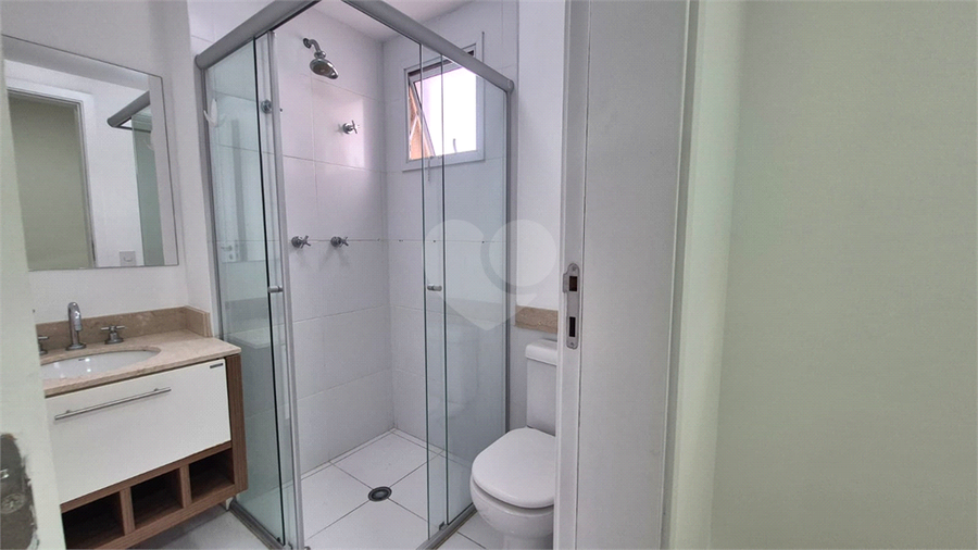 banheiro de uma das suites