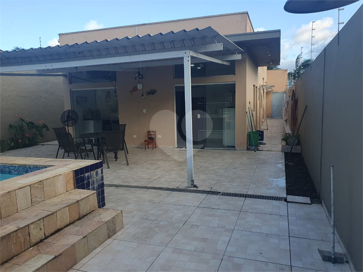 Foto REO1136887
