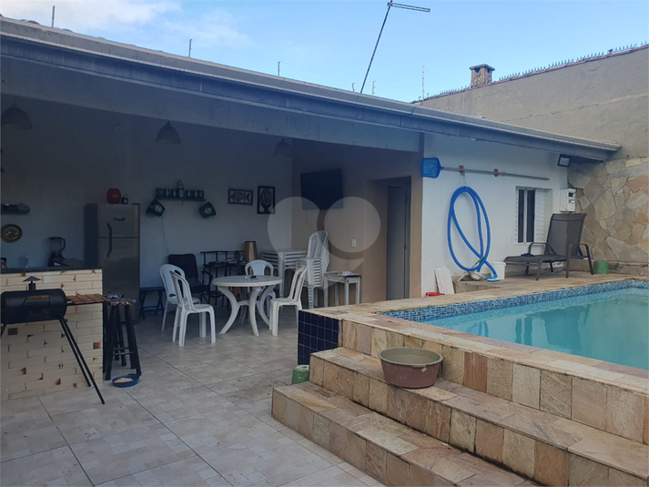 Foto REO1136887