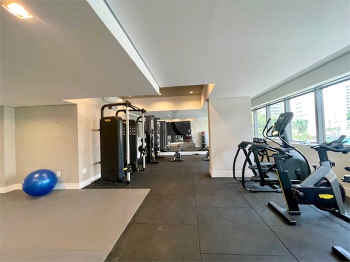 Academia com equipamentos ultra modernos