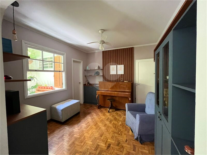 Office ( sala de piano)