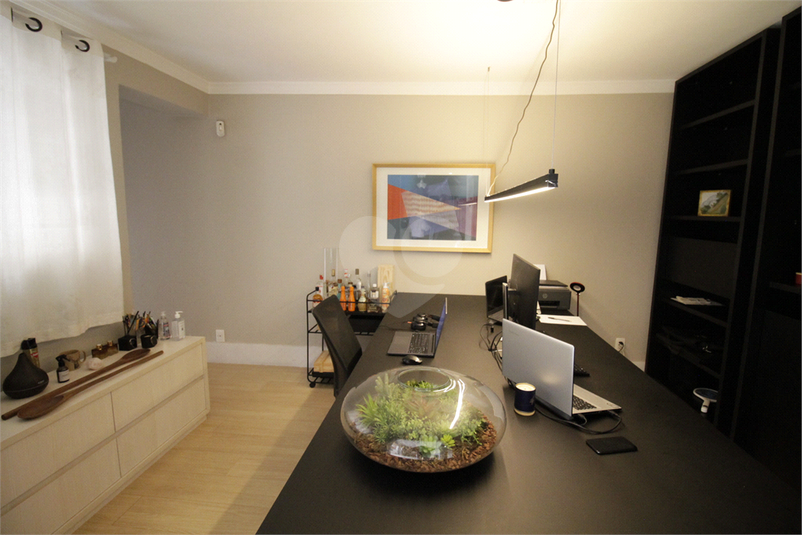 sala (casa dos fundos)