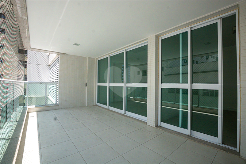 Claro e muito arejado