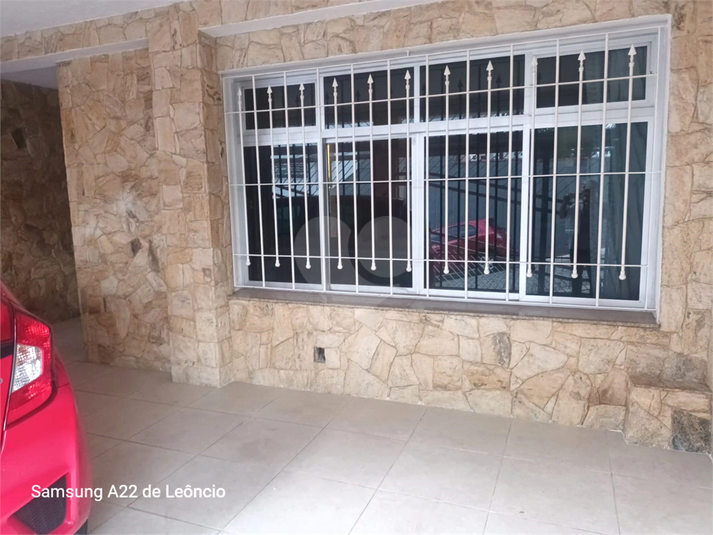 Janela da Sala parte externa na garagem 