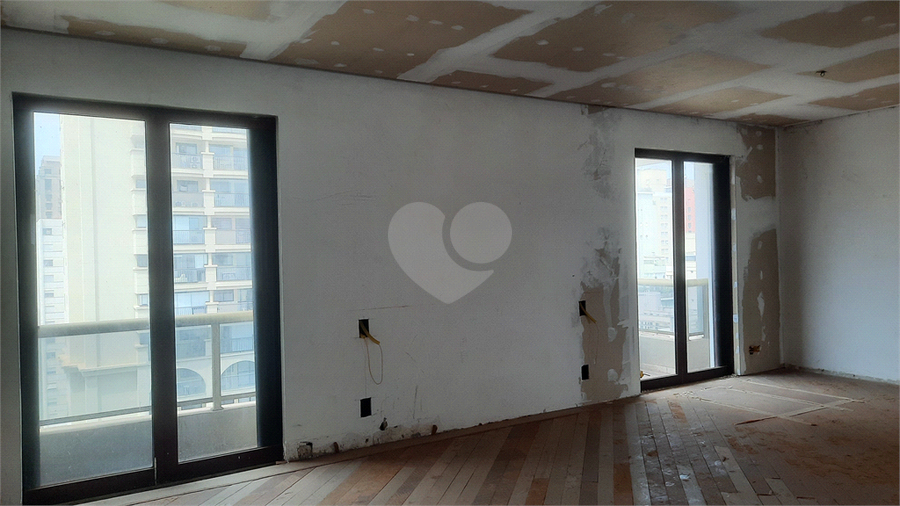 Amplo e bem iluminado