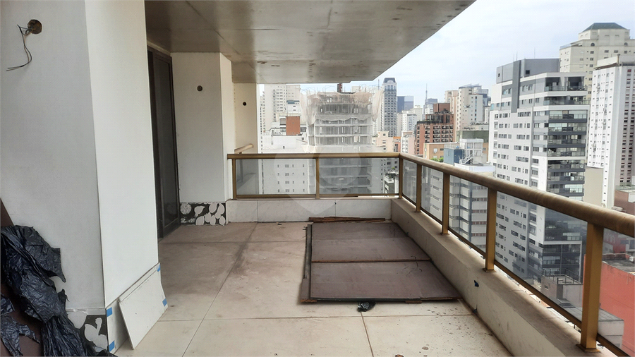 Ampla com vista desimpedida