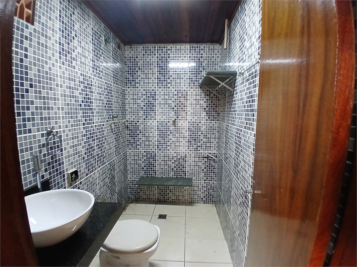 banheiro de apoio (piso 3)