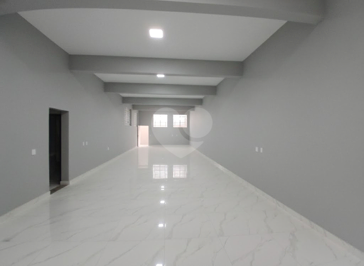 espaço interno de 150m² com pé direito de 4,5mts.